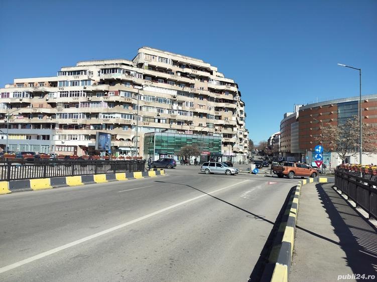 Spa?iu Ultracentral viz-a-vis de Mall - 3