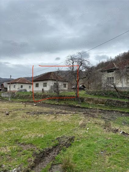 Vand casa ?i teren in Munteni, comuna Bulz, cu ie?ire la DJ - 6