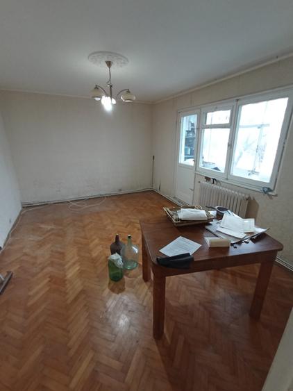 Apartament 3 camere Podul de Piatra, parter, eliberare imediata - 3
