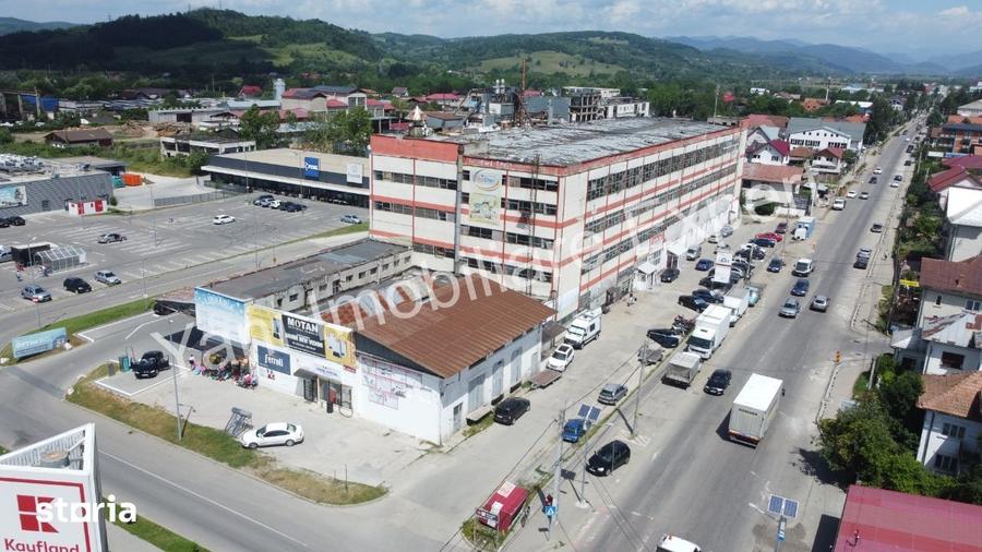 Spațiu comercial, de 9,500 mp, în Curtea de Argeș