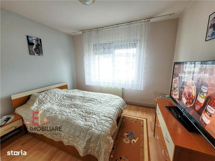 Apartament 3 camere , Tudor , Str.Sarguintei - 6