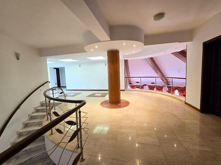 Casa / Vila / Conac Breaza 15 camere + - 12