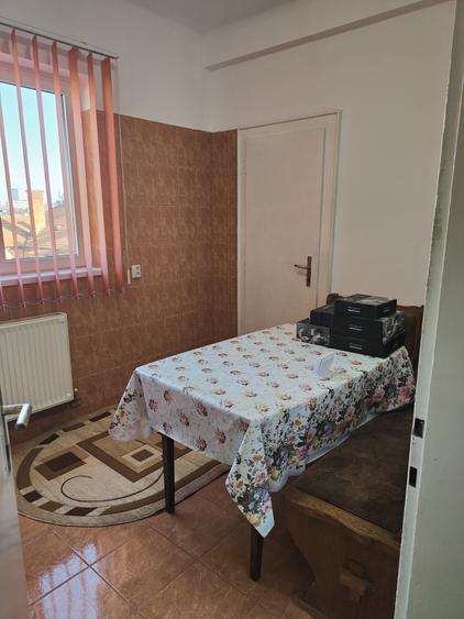 Garsoniera in vila decomandata --renovata -etaj 1 - 5