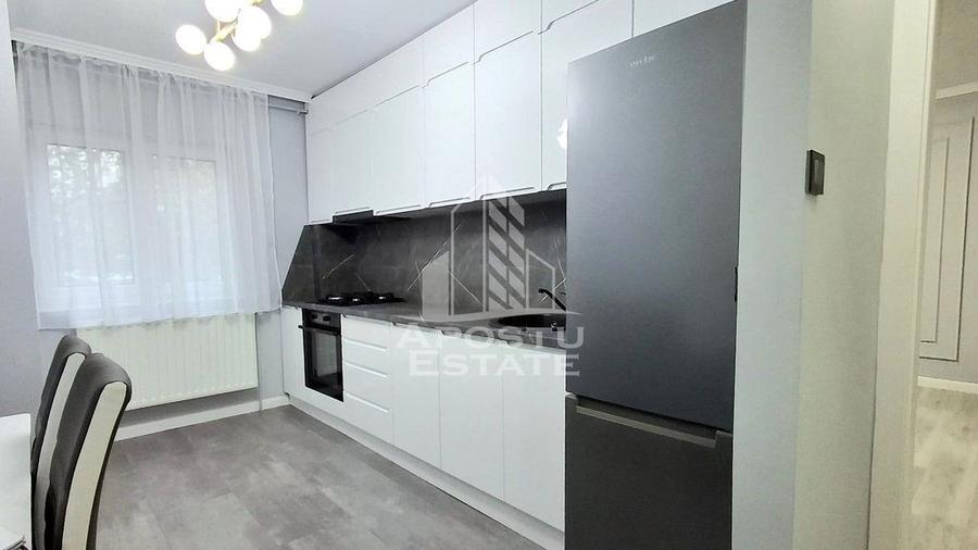 Apartament 3 camere, decomandat, parter zona 300 - 8