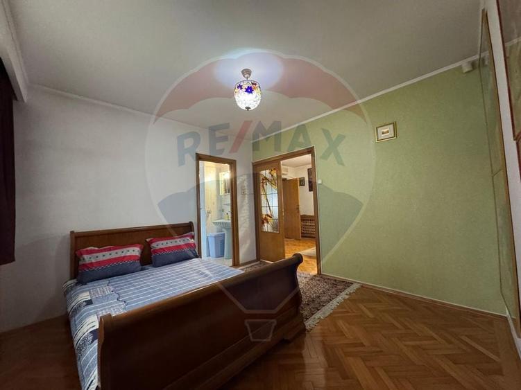 Casă / Vilă cu 8 camere de vânzare în zona Industriilor/Republica - 6