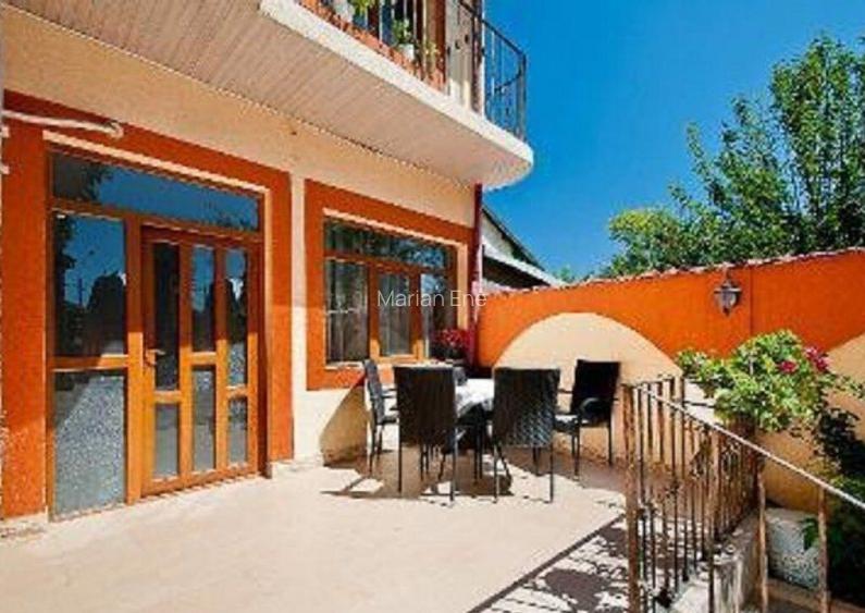 Casa P+1E si teren 370 mp, singur in curte - Piata Centrala Casa P+1E si teren 370 mp, singur in curte - Piata Centrala