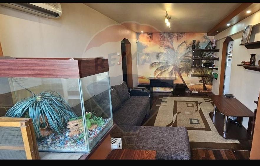 De vanzare apartament 3 camere, Comanesti. - 1