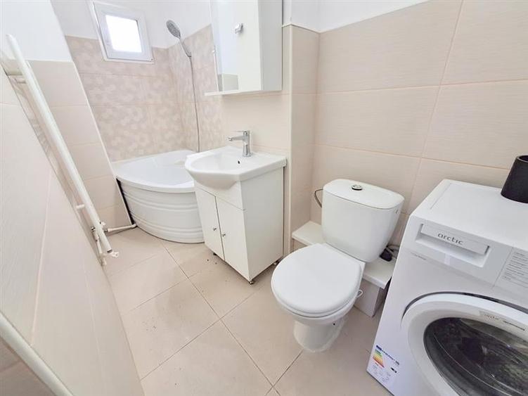 Apartament 2 decomandate, 2 balcoane, Renovat, zona Narcisa - 8