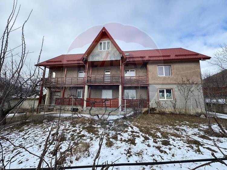 Casă / Vilă cu 6 camere de vânzare în zona Darmanesti - 56