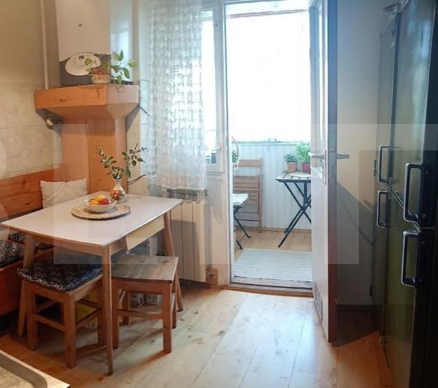 Apartament cu 3 camere decomandat, mobilat în Central
