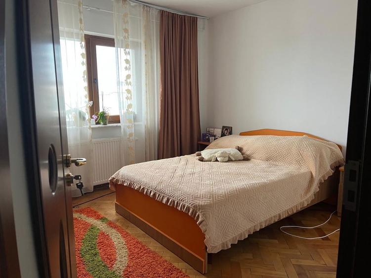 Apartament cu 2 camere decomandat în Teilor