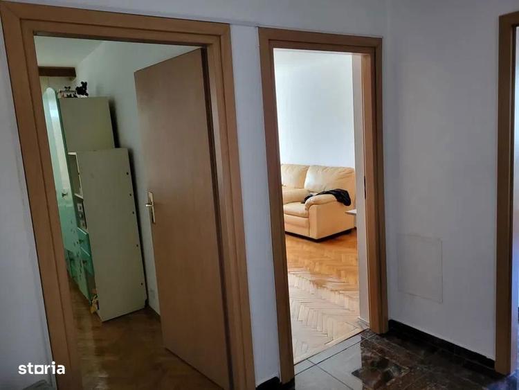De inchiriat apartament 4 cam ,2 loc de parcare,Aparatorii Patriei - 5