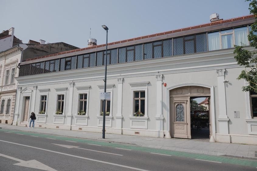 Casa cu destinație alimentație publică si comerț - 16