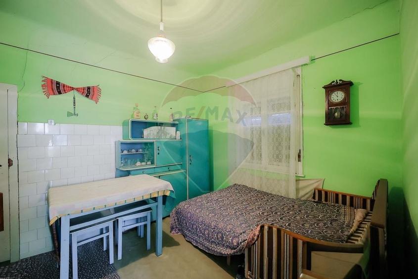 De vanzare casa cu teren de 3036 mp in Bors - 9