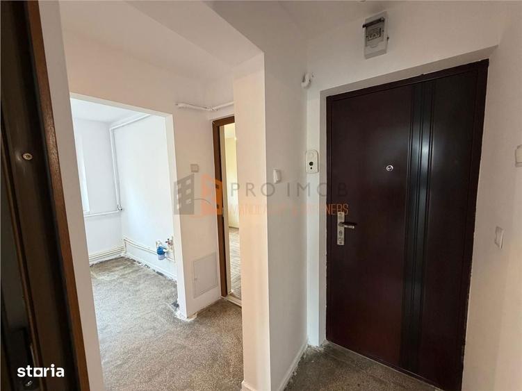 Apartament 3 camere cf 2 decomandat Zona Micro 14 - 13