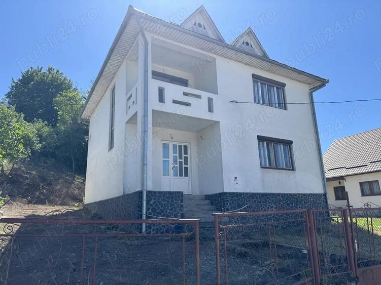 Casă cu Teren 1662 Mp în Remeți