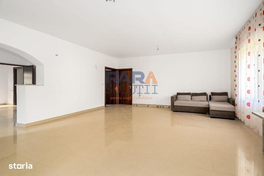 Casă cu 4 camere în Central