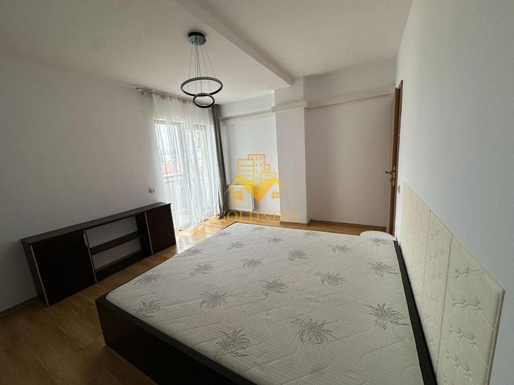 Apartament cu 3 camere semidecomandat, mobilat în Central