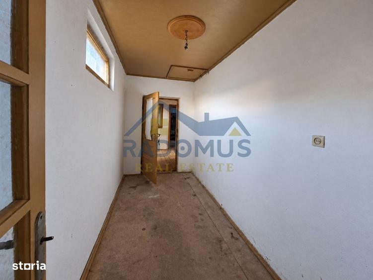 Casă cu 4 camere cu Teren 980 Mp în Poienarii Burchii