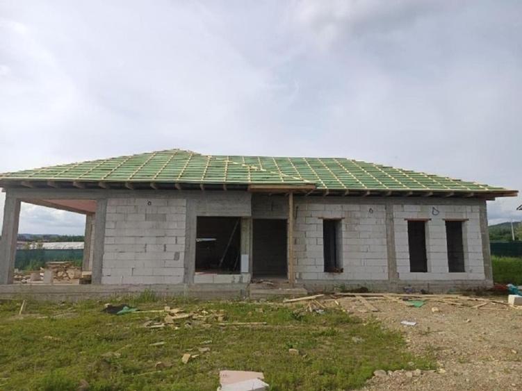 Casă individuală cu 3 camere cu Garaj în Valea Stânii