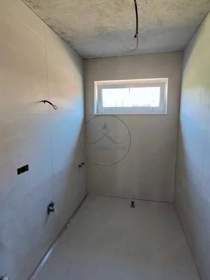 Casă cu 4 camere cu Teren 350 Mp în Central
