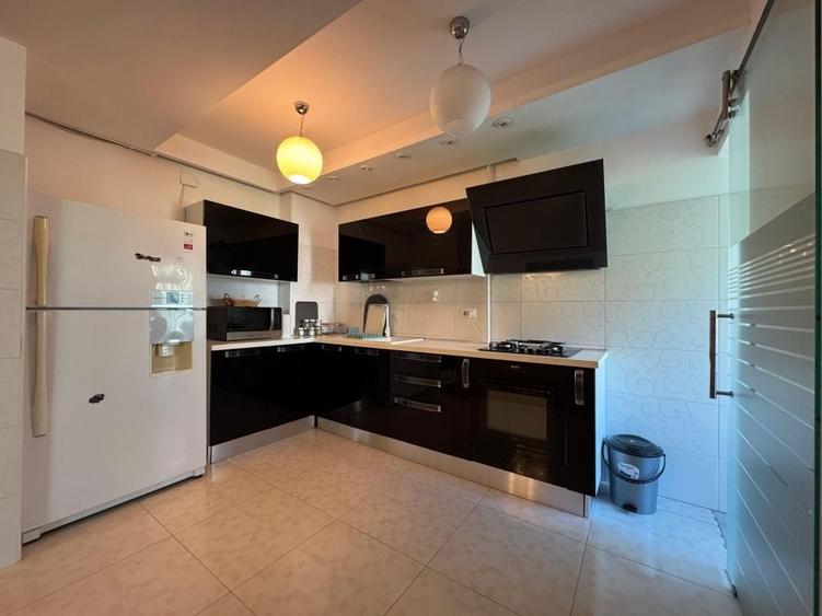Apartament cu 3 camere decomandat în Aviației