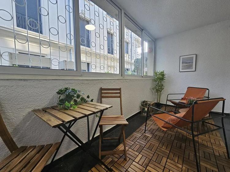 Apartament cu 4 camere semidecomandat în Dorobanți