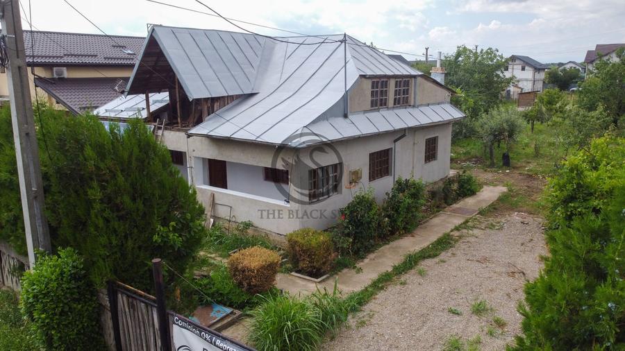 Casă individuală cu 3 camere cu Canalizare în Strejnicu