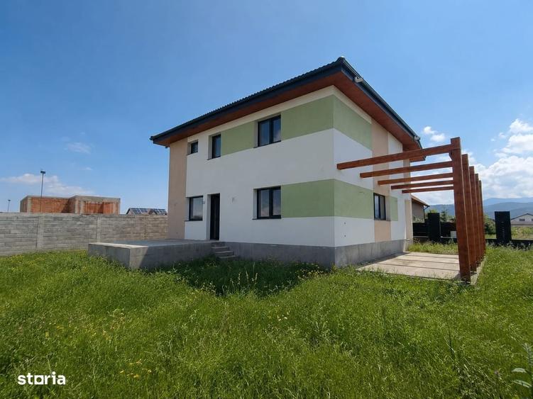 Casă cu 3 camere în Cristian