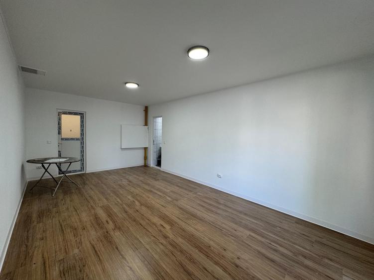 Spațiu comercial, de 30 mp, în Nicolina