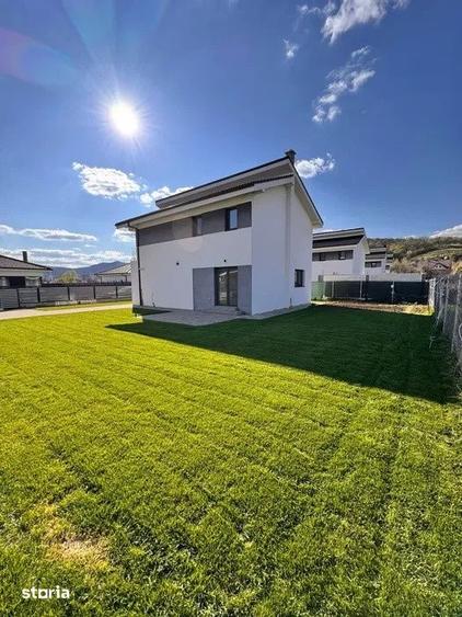 Casă cu 4 camere cu Teren 500 Mp în Sud