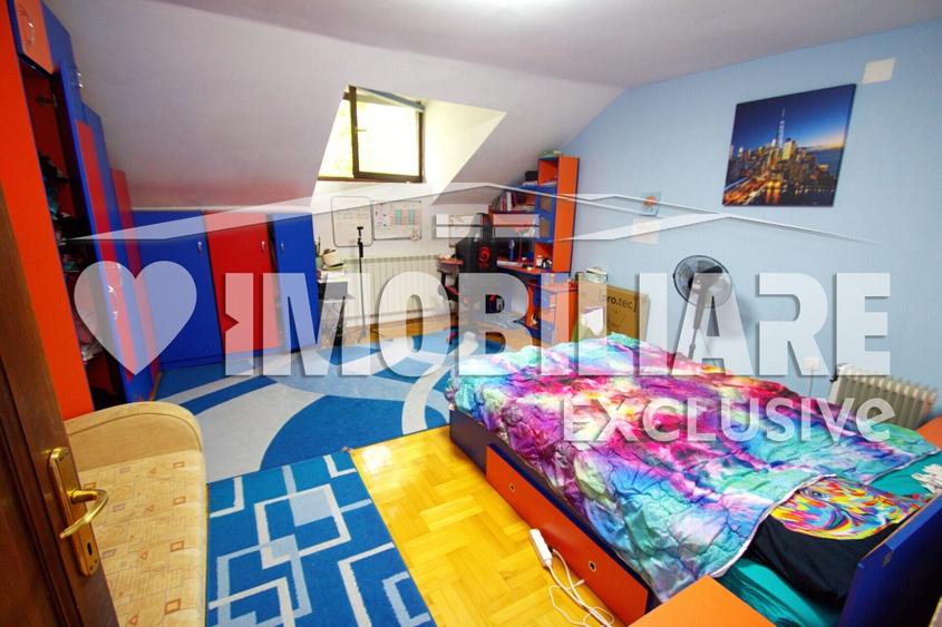 Casă individuală cu 8 camere cu Teren 1174 Mp în Șagului