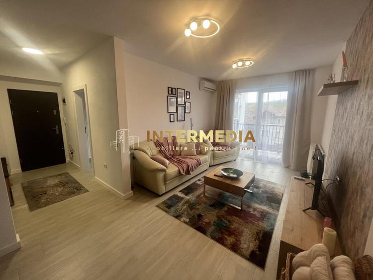 Apartament cu 3 camere decomandat, mobilat în Central