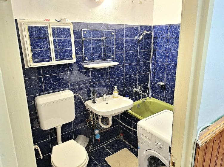 Garsonieră decomandată în Lipovei