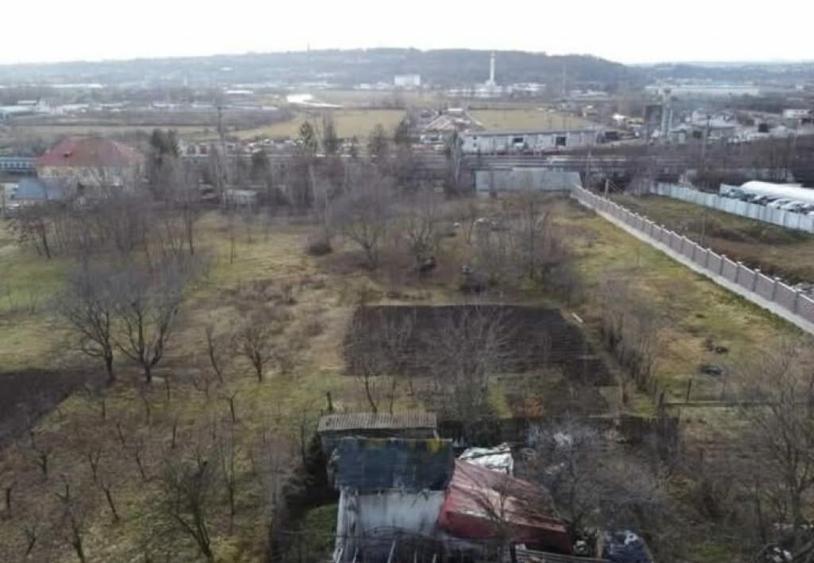 Teren / Casa Batraneasca Zona Burdujeni - 3