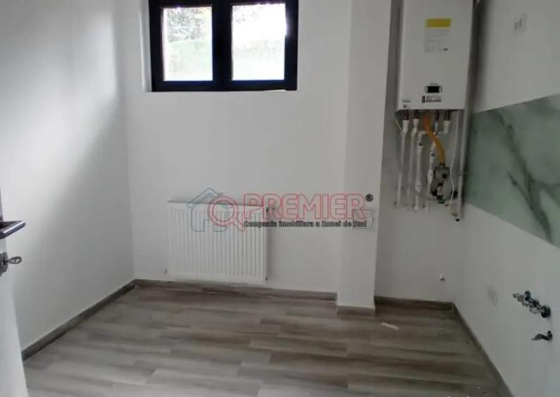 Sector 4 ! APARATORII PATRIEI - GARSONIERA + LOC PARCARE - - 3