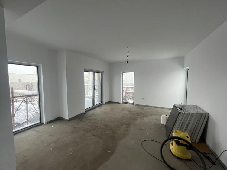 Sacalaz individuala P+E,Terasa,balcon,2 bai,5 camere,2 F.s - 9