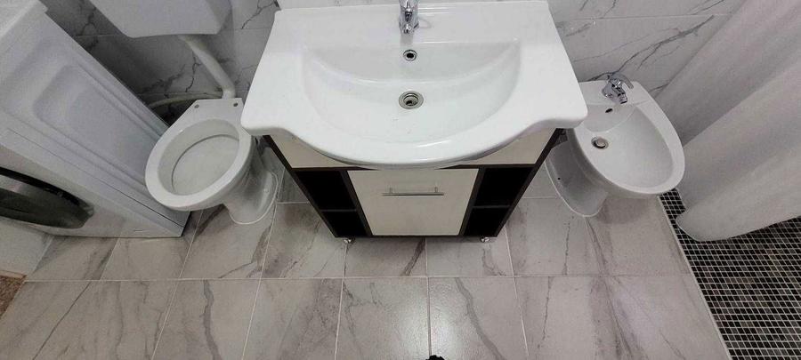 Garsoniera cf 1 Onesti, zona de jos, parter. 0757. 678. 898 - 5