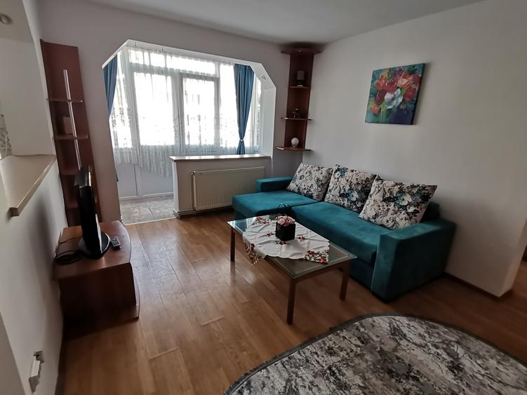 INCHIRIEZ  apartament  2  camere,renovat,zona Centrala - 2