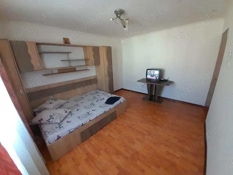 Ofer spre inchiriere garsoniera mobilata ?i utilata - 6