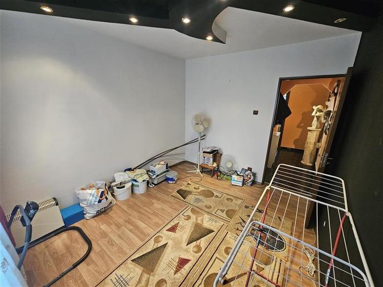 Resita, 3 Cam. Dec., Micro 4 - 26