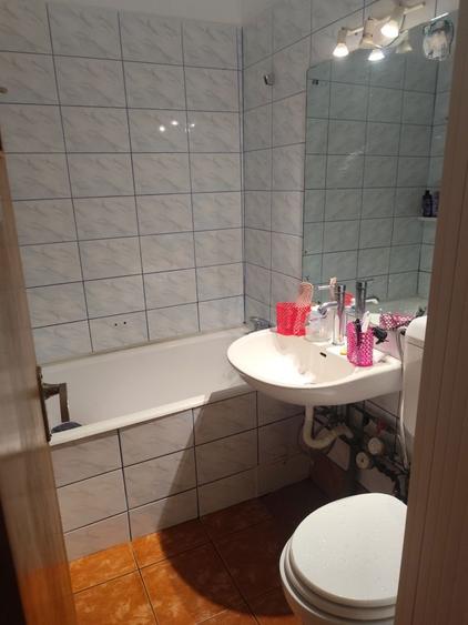 Inchiriez apartament cu doua camere Drumul taberei Valea Salciei Nr - 8