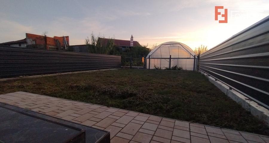 Duplex 5 camere, Becicherecu Mic - Garaj, terasa, Interior la Rosu - 5