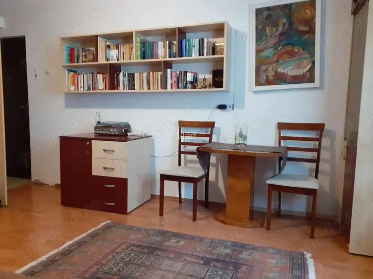 Inchiriez garsoniera zona Soarelui