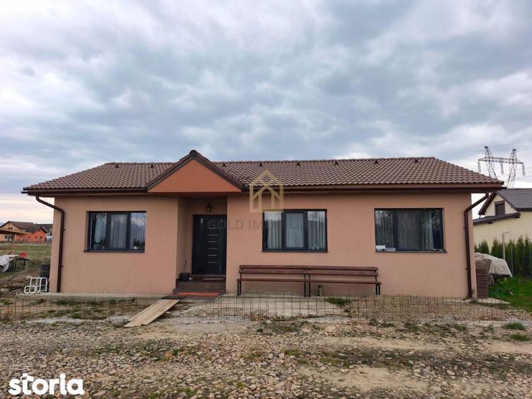 Casa 4 camere de vanzare Catalina - 1