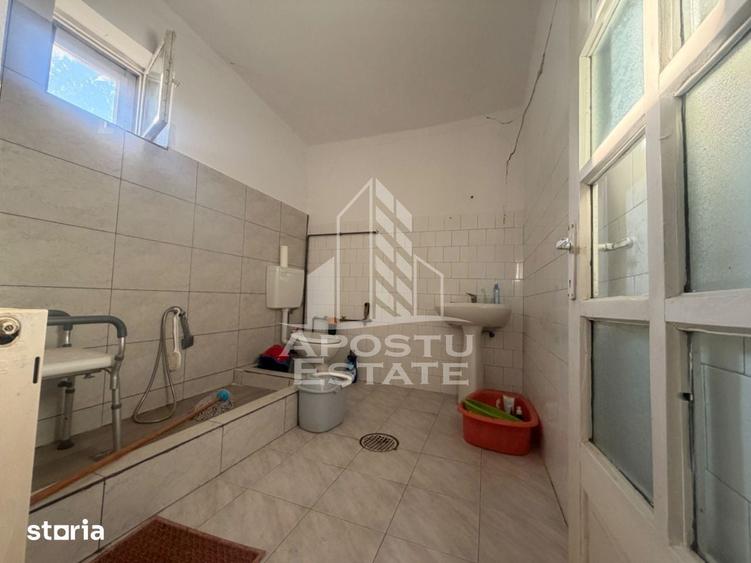 Casa batraneasca cu teren de 3022 mp, in Carani - 8