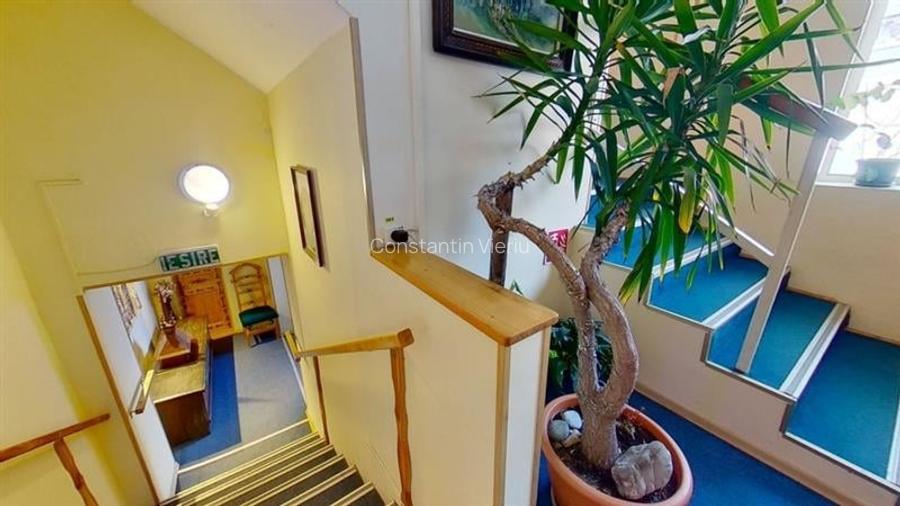 Tur LIVE! In aria Centrala a Brasovului, Hotel distinct