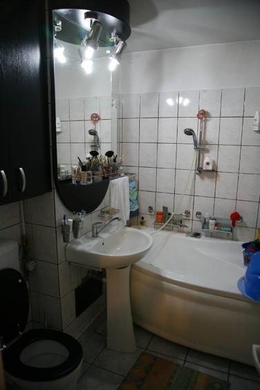 Apartament cu 4 camere decomandate, confort I, 82mp, etaj 2 in bloc cu 4 etaje, finisat, mobilat si - 1