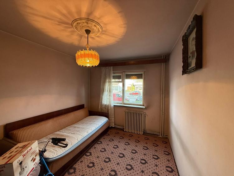 Apartament 3 camere, decomandat, parter, zona Calea Zarandului - 13