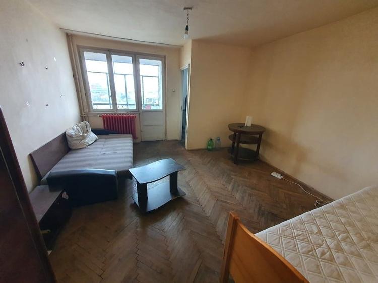 Apartament cu o camera, zona Circumvalatiunii (proprietar)-pret negociabil - 1